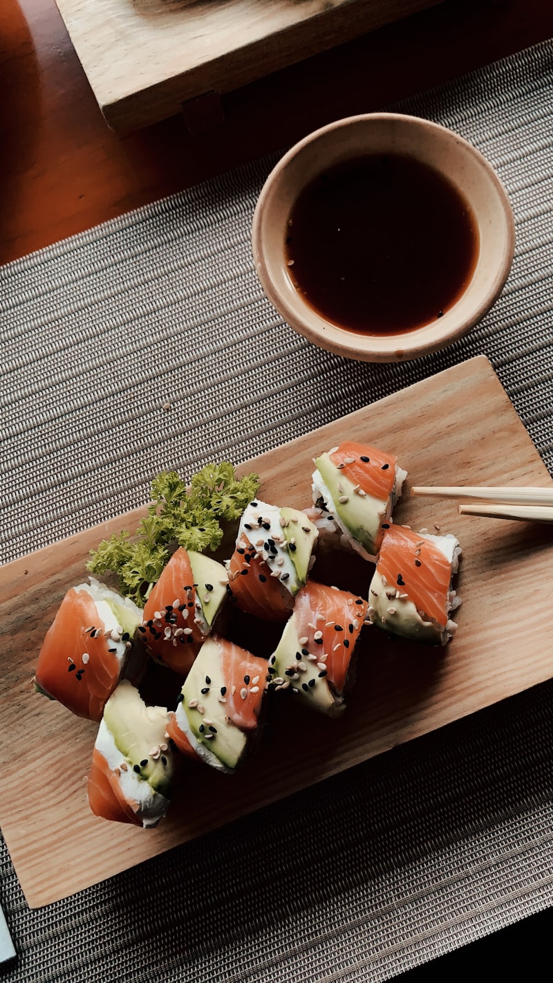 Rollos de sushi variedad